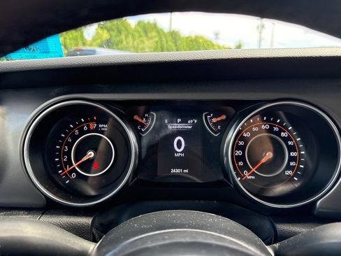 Used 2022 Jeep Gladiator Sport AWD/4WD image 27