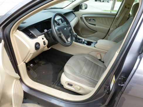 Used 2014 Ford Taurus SE FWD image 9