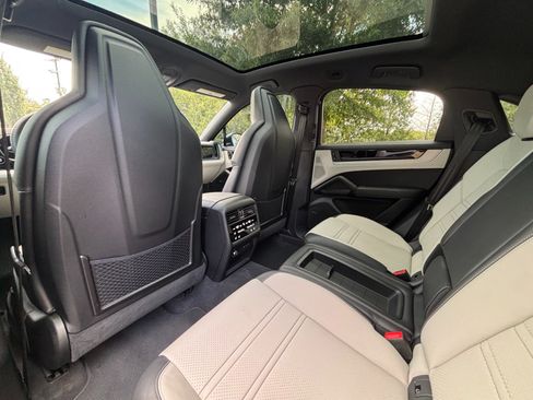 Used 2025 Porsche Cayenne S AWD/4WD image 16