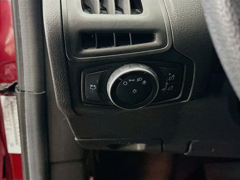 Used 2017 Ford Focus SE image 17