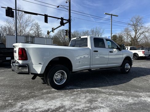 New 2026 RAM 3500 Tradesman image 18