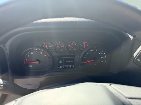 Used 2025 Chevrolet Silverado 2500 Custom w/ Custom Value Package image 18