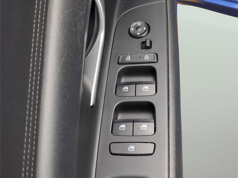 Used 2021 Hyundai Elantra SEL w/ Convenience + Premium Package image 17