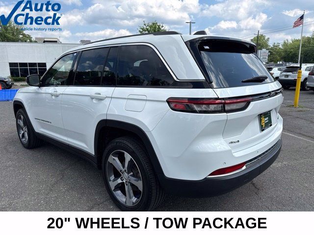 Used 2023 Jeep Grand Cherokee Limited w/ Trailer Tow Prep Group (B) AWD/4WD image 16