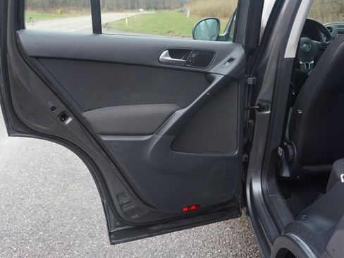 Used 2015 Volkswagen Tiguan S FWD image 16