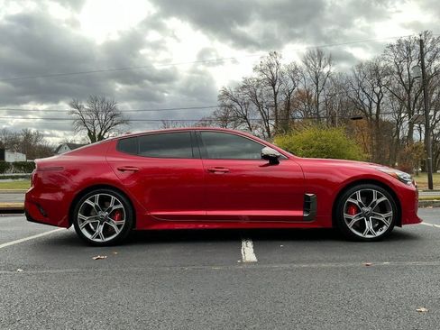 Used 2020 Kia Stinger GT2 image 3