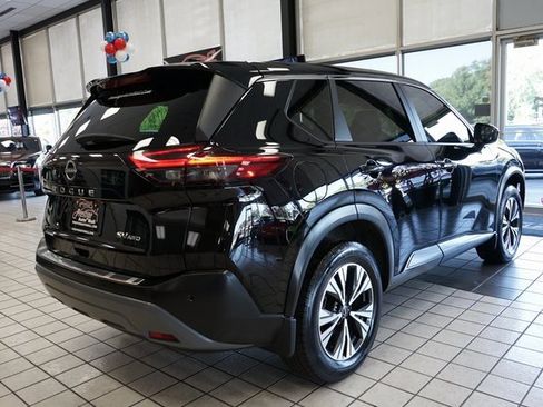 Used 2023 Nissan Rogue SV image 14