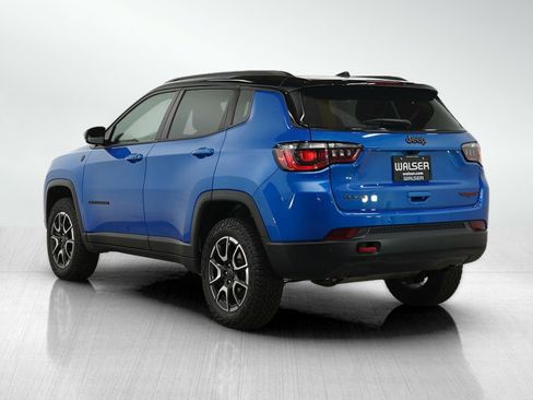 Used 2025 Jeep Compass Trailhawk AWD/4WD image 4
