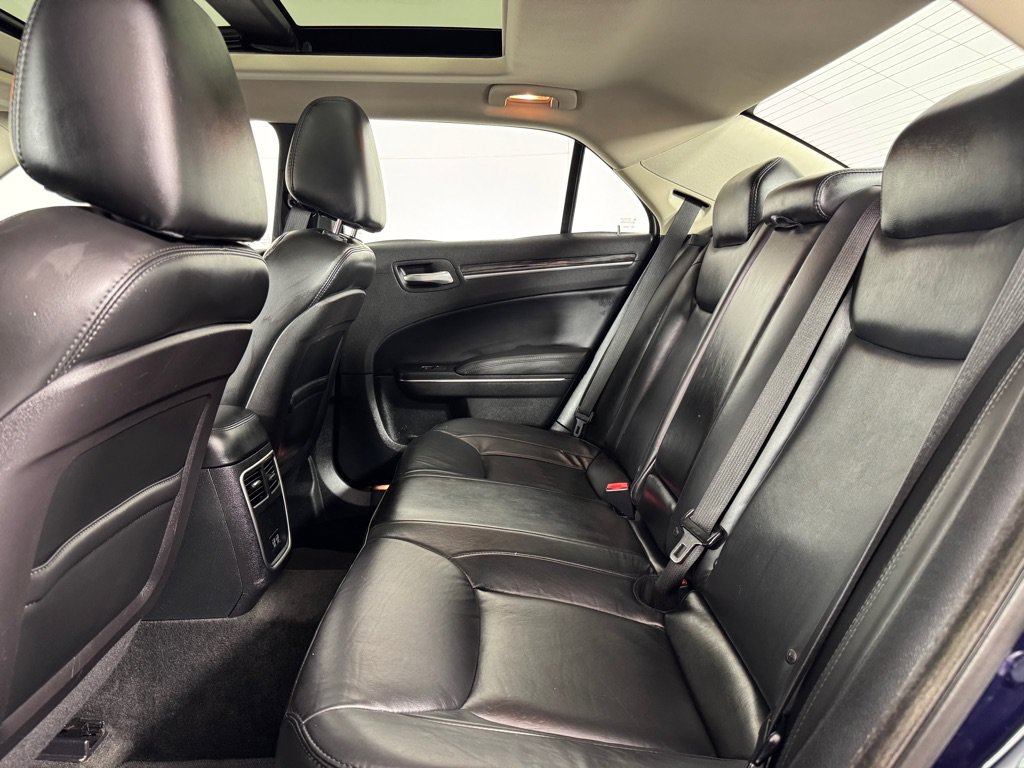 Used 2016 Chrysler 300 Limited RWD image 20