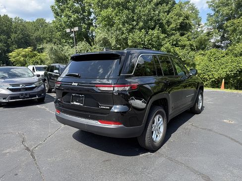 Used 2025 Jeep Grand Cherokee Laredo w/ Luxury Tech Group I AWD/4WD image 6