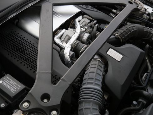 Used 2023 Aston Martin DB11 Volante image 24