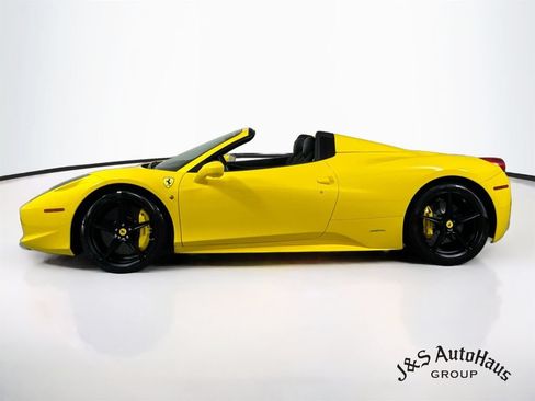 Used 2014 Ferrari 458 Spider RWD image 4