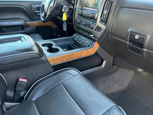 Used 2018 Chevrolet Silverado 1500 High Country AWD/4WD image 18