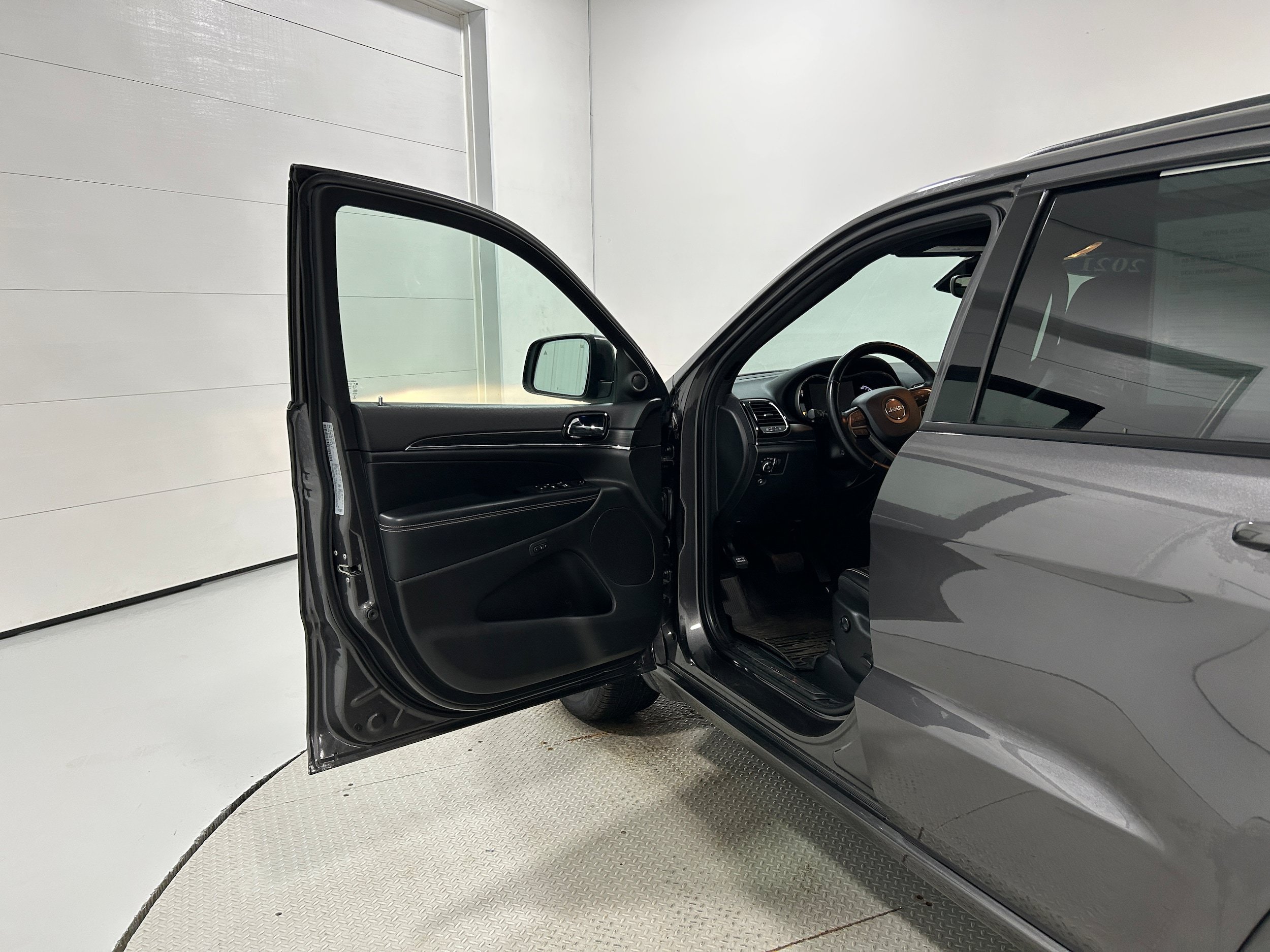 Used 2021 Jeep Grand Cherokee Limited w/ Quick Order Package 28K 80th AWD/4WD image 25