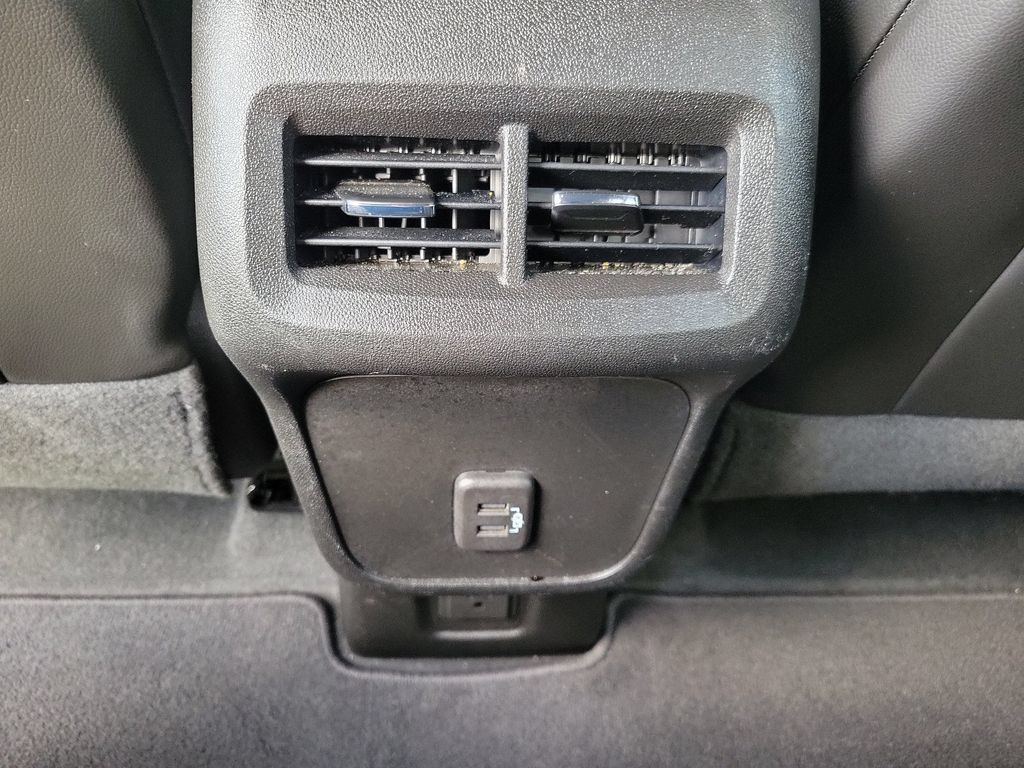 Used 2022 Chevrolet Equinox RS w/ Infotainment Package FWD image 17