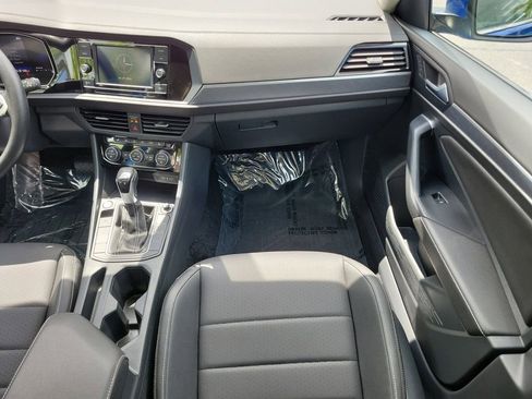 Used 2024 Volkswagen Jetta SE w/ Panoramic Sunroof Package FWD image 14
