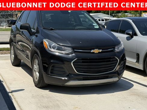Used 2019 Chevrolet Trax LT w/ LT Convenience Package FWD image 17
