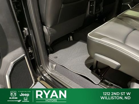 New 2026 RAM 2500 Laramie AWD/4WD image 35