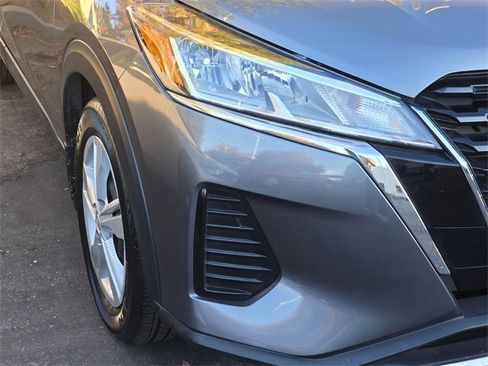 Used 2023 Nissan Kicks S image 4