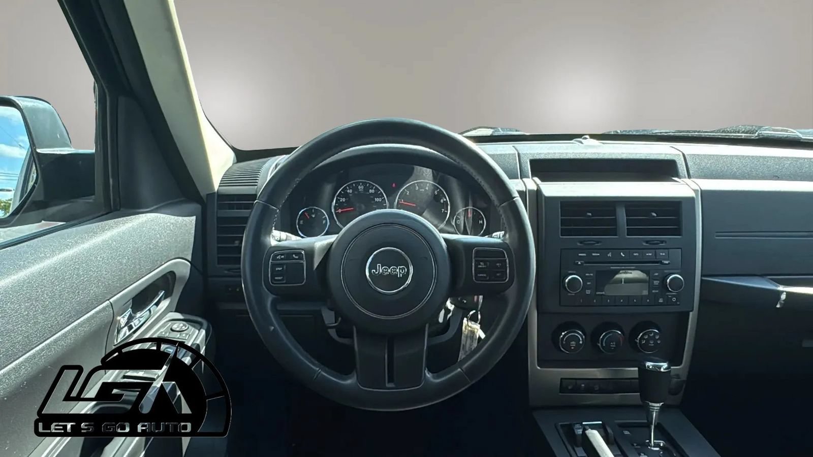 Used 2012 Jeep Liberty Sport AWD/4WD image 10