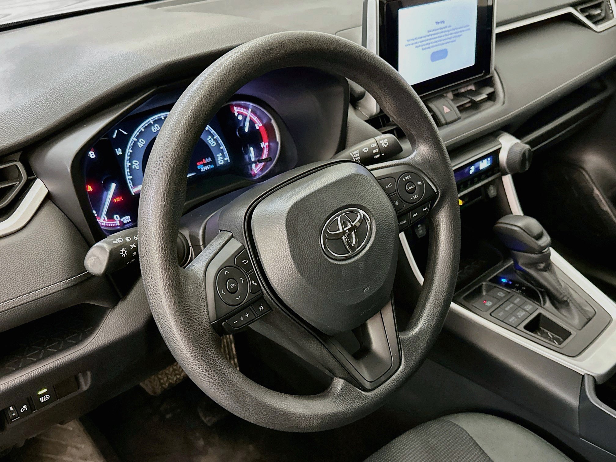 Used 2025 Toyota RAV4 LE AWD/4WD image 18