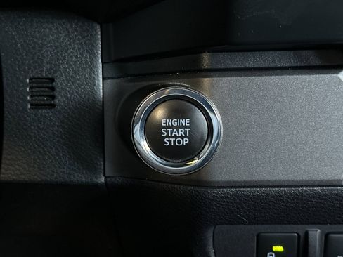 Used 2019 Toyota Tacoma TRD Off-Road image 19