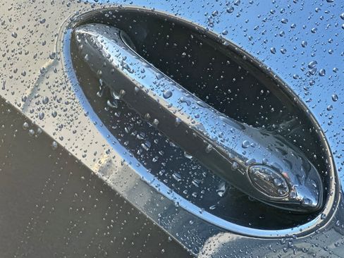 Used 2023 BMW X5 xDrive45e w/ M Sport Package image 18