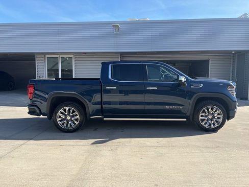 Used 2022 GMC Sierra 1500 Denali w/ Denali Reserve Package image 4