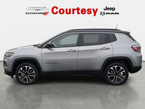 Used 2024 Jeep Compass Limited image 8