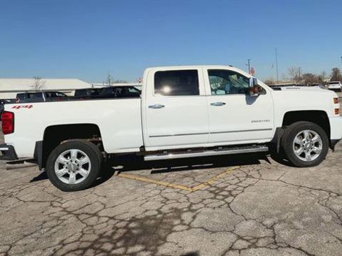 Used 2018 Chevrolet Silverado 2500 LTZ image 9