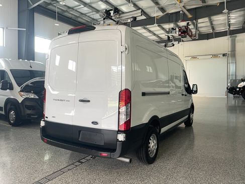 Used 2022 Ford Transit 250 Medium Roof AWD image 7