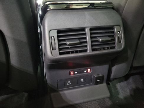 New 2026 Land Rover Range Rover Velar Dynamic SE image 23