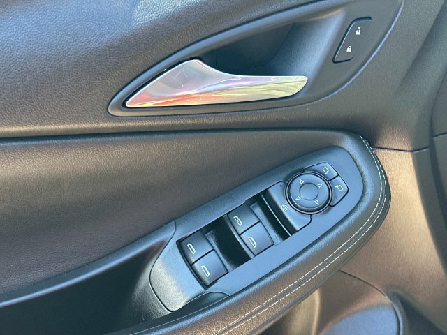 Used 2024 Buick Encore GX Sport Touring AWD/4WD image 18