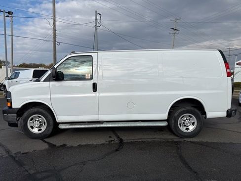 Used 2024 Chevrolet Express 2500 w/ Driver Convenience Package image 4