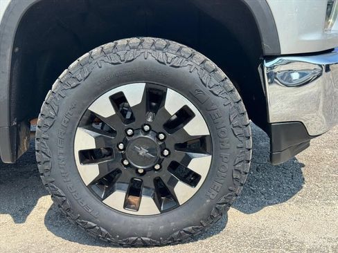 Used 2020 Chevrolet Silverado 2500 LT w/ All Star Edition AWD/4WD image 9