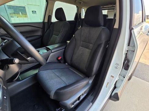 Used 2024 Nissan Rogue SV FWD image 13