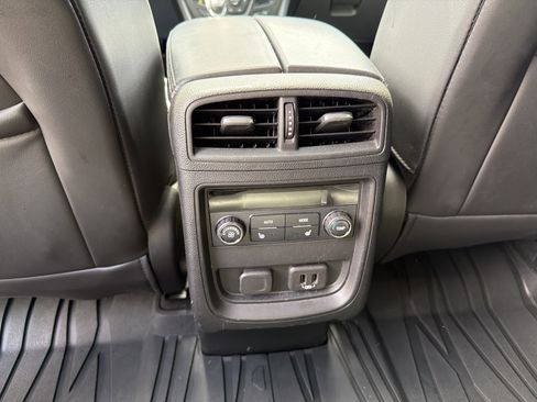 Used 2019 Buick Envision Essence AWD/4WD image 13