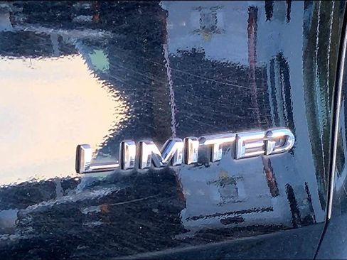 Used 2024 Toyota Grand Highlander Limited image 10