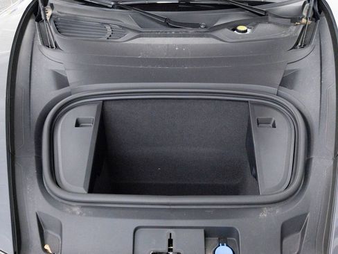 New 2026 Porsche Taycan image 37