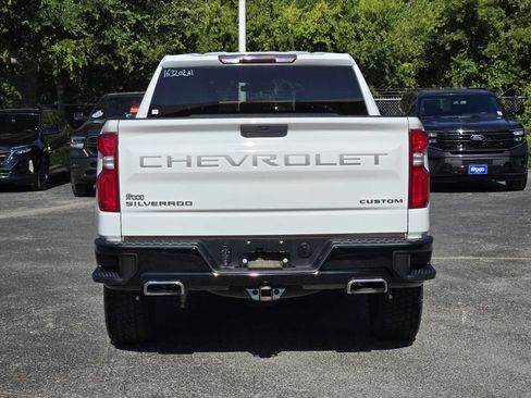 Used 2021 Chevrolet Silverado 1500 Custom Trail Boss AWD/4WD image 4