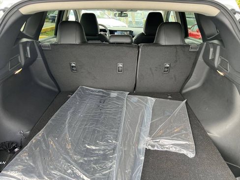 Used 2025 Nissan Murano SV FWD image 14