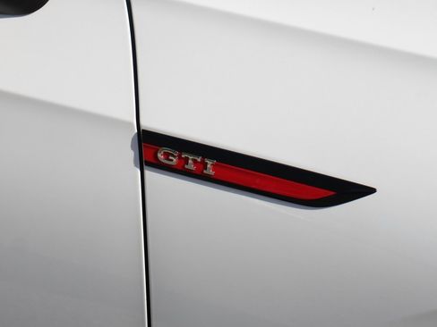 Used 2022 Volkswagen GTI Autobahn image 46