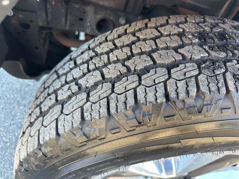 Used 2018 Jeep Wrangler Unlimited Sahara image 33