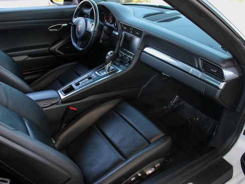 Used 2014 Porsche 911 Carrera image 17