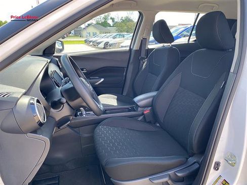 Used 2024 Nissan Kicks SV FWD image 10