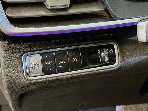 Used 2024 Buick Envision Preferred image 17