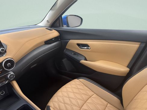 Used 2025 Nissan Sentra SV w/ SV Premium Package FWD image 20