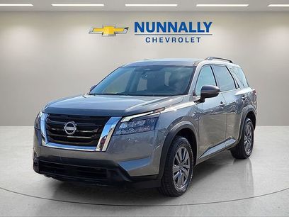 Used 2025 Nissan Pathfinder SV