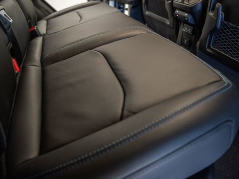 New 2025 Jeep Wrangler Unlimited Rubicon 4xe image 32