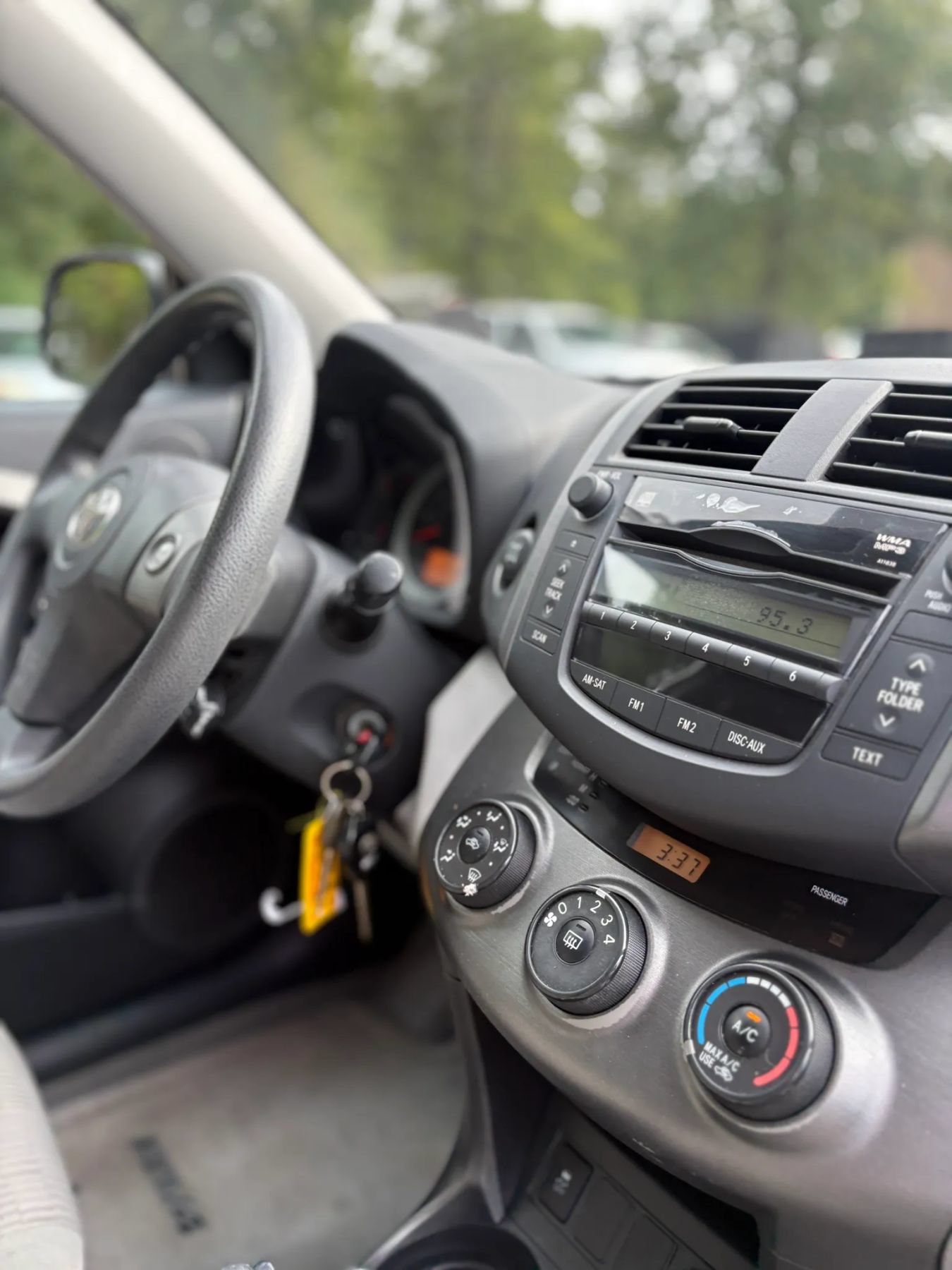 Used 2010 Toyota RAV4 4WD w/ Base L4 Extra Value Pkg image 47
